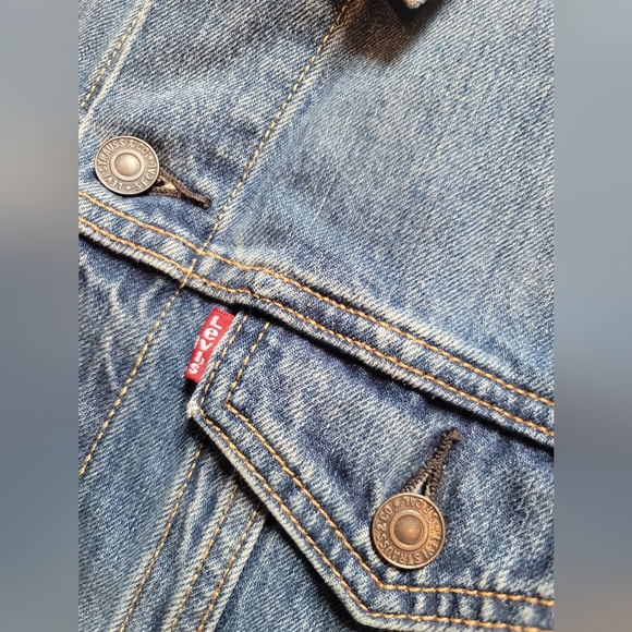 Levi's Trucker Jacket - Picture 4 of 4
